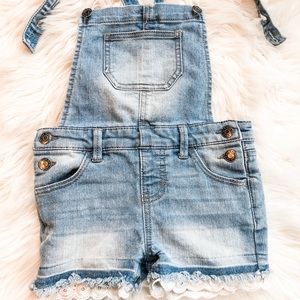 ADORABLE LITTLE GIRL SHORTS OVERALLS